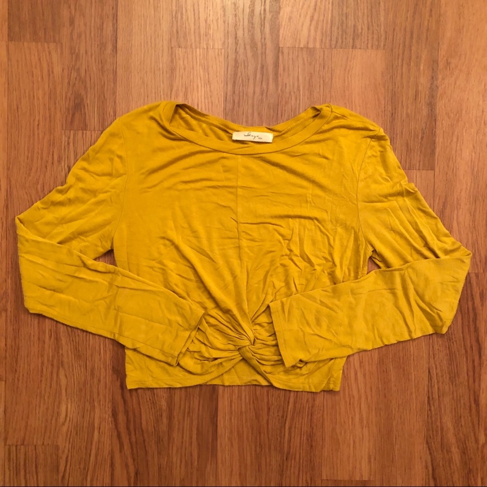 🌸Mustard yellow front tie long sleeved top!